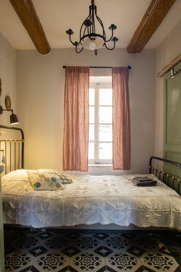 Chez Les Amis Hotel Saint-Nazaire-de-Ladarez Buitenkant foto
