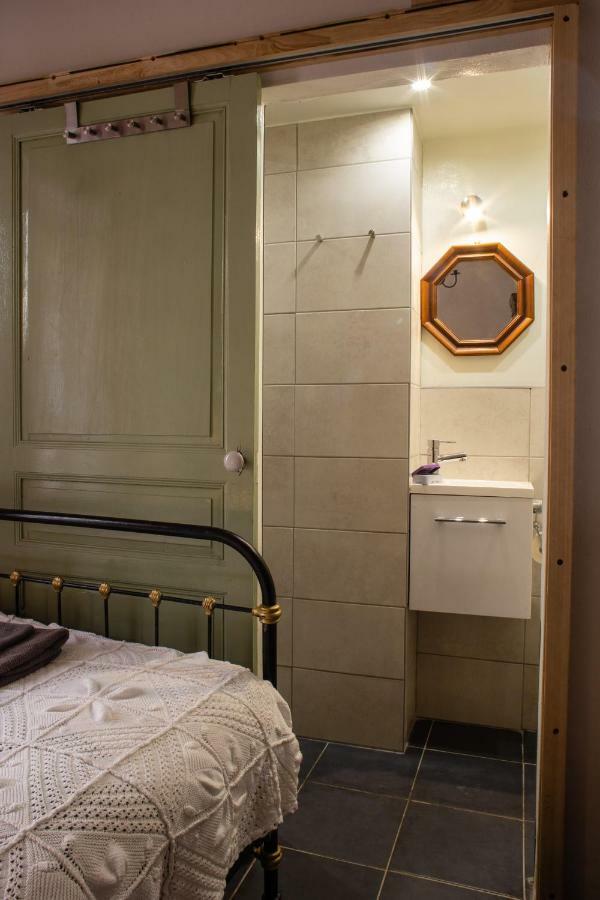 Chez Les Amis Hotel Saint-Nazaire-de-Ladarez Buitenkant foto